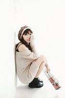 宽松上衣如何搭配才能穿出潮流时尚感